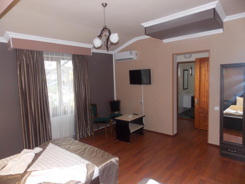Hotel Almi Ахалцихе Стая снимка