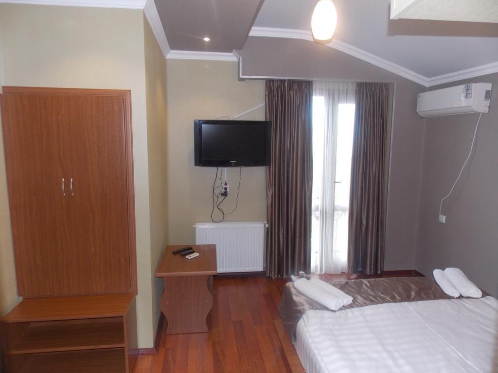Hotel Almi Ахалцихе Стая снимка