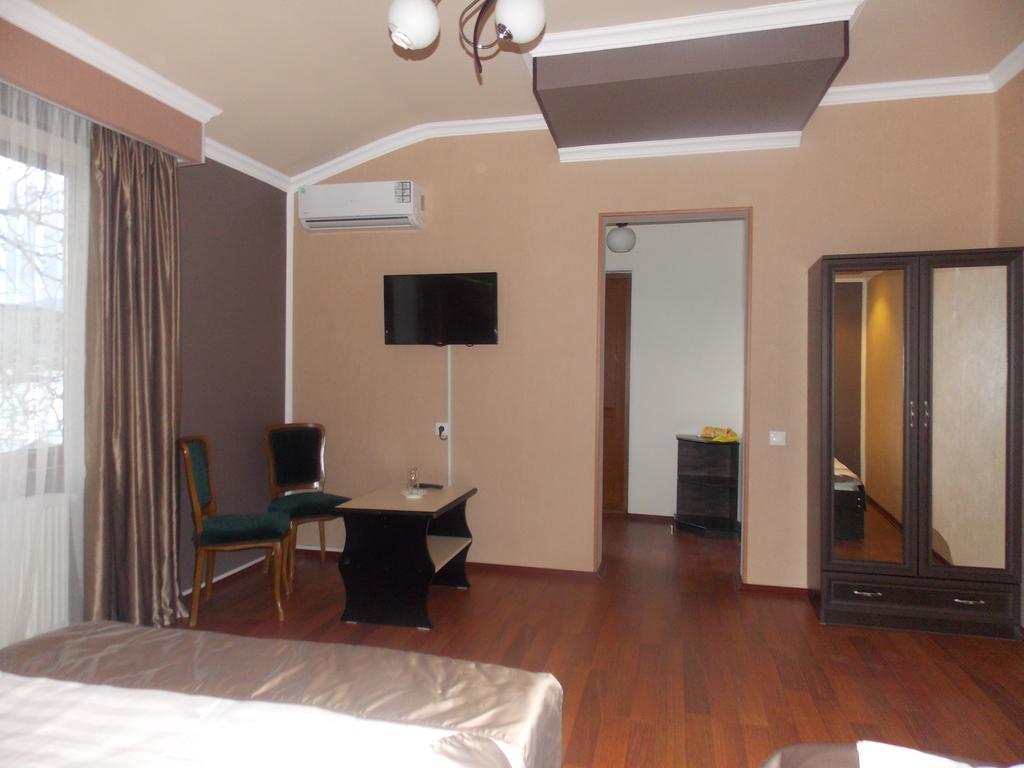 Hotel Almi Ахалцихе Екстериор снимка