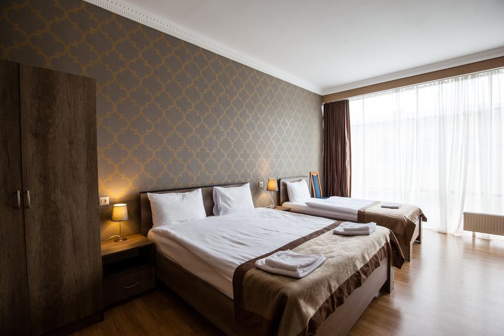 Hotel Almi Ахалцихе Екстериор снимка